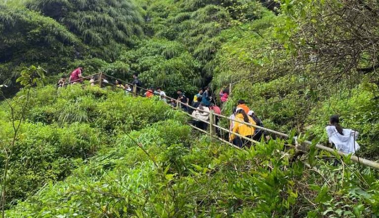 secondary-school-monsoon-trips-igcse-6