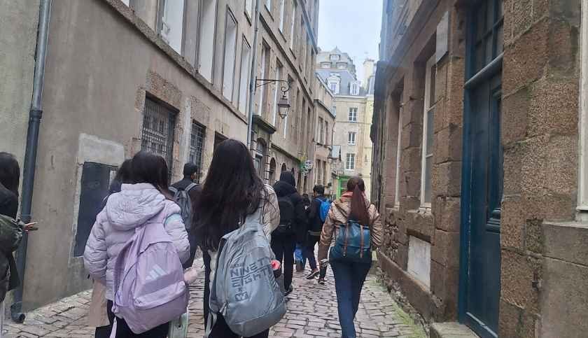 grade-9-and-11-french-trip-6
